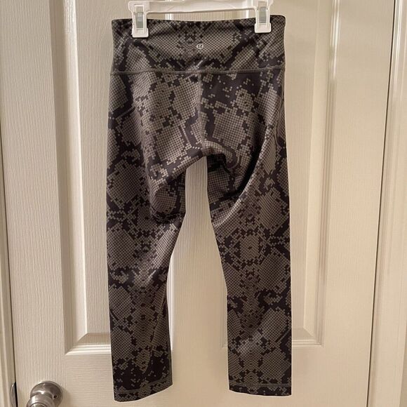 Lululemon Wunder Under Crop III Leggings Ziggy Snake Gator Green Women's Size 4 - Picture 9 of 15
